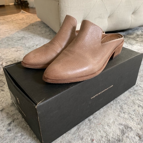 frye ray mule